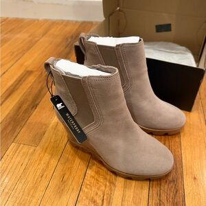 NWT Sorel Joan Uptown Chelsea